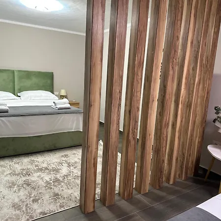 Duplex 201 Apartment *