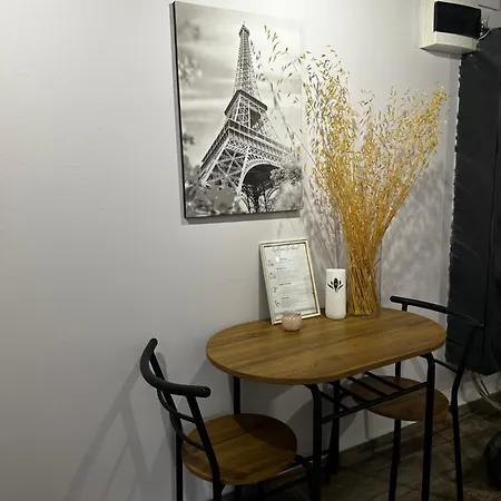 Duplex 201 Apartment *
