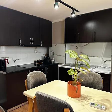 Duplex 201 Apartment *