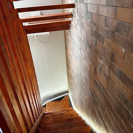 Apartment Duplex 201 *