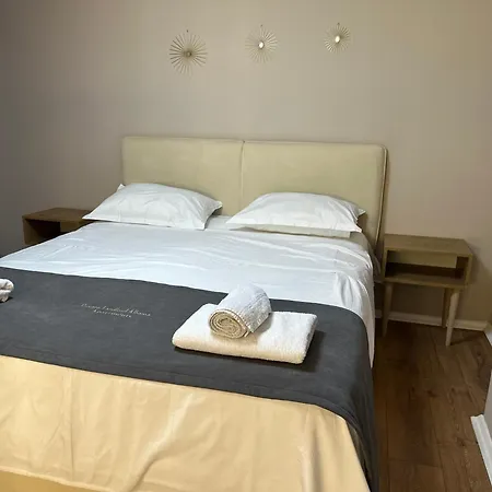 Appartement Duplex 201 *